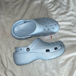 NWT Crocs Platform Clogs